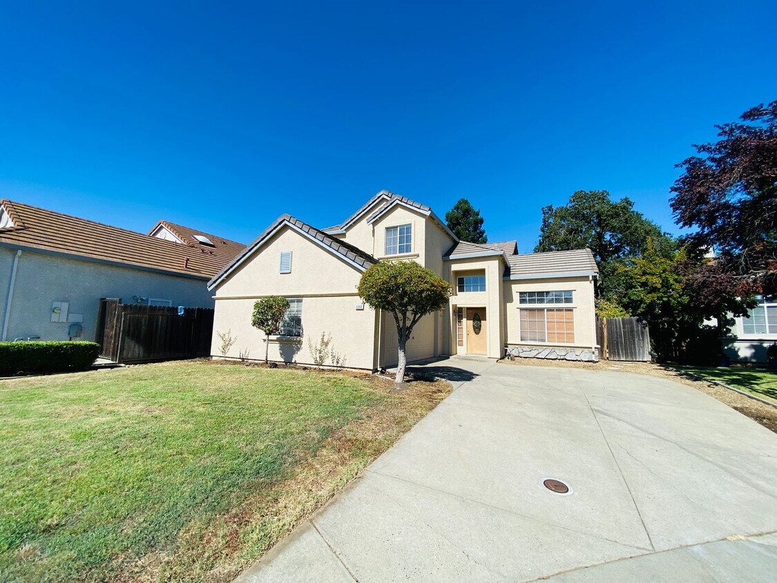 Primary Photo - Laguna Home with a Pool Located on Quiet C...