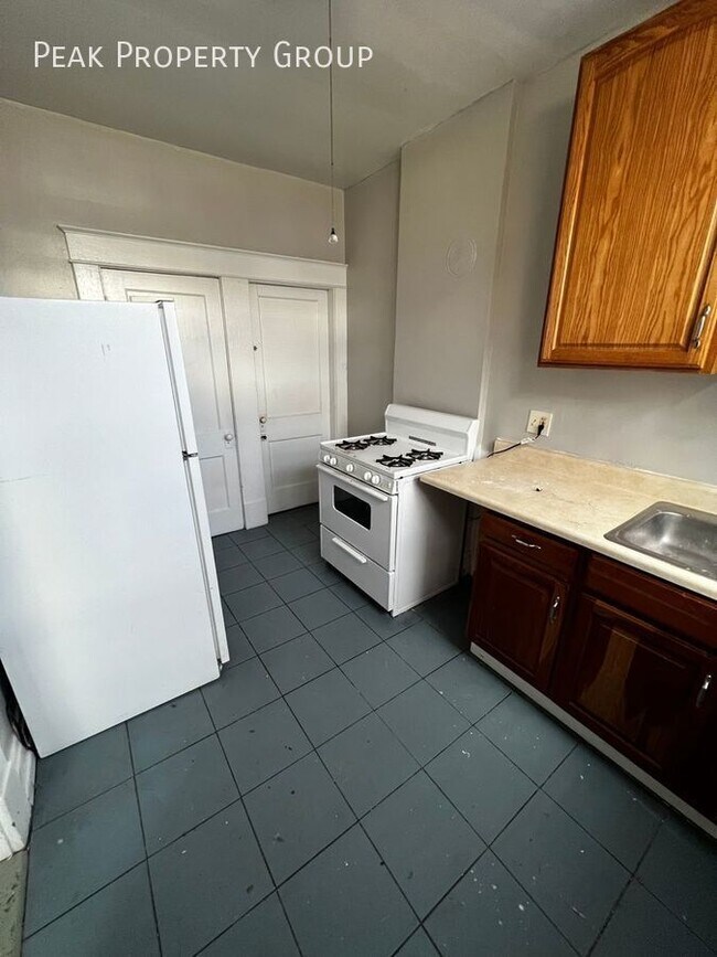 Building Photo - Located in Old Towne East Close to German ...