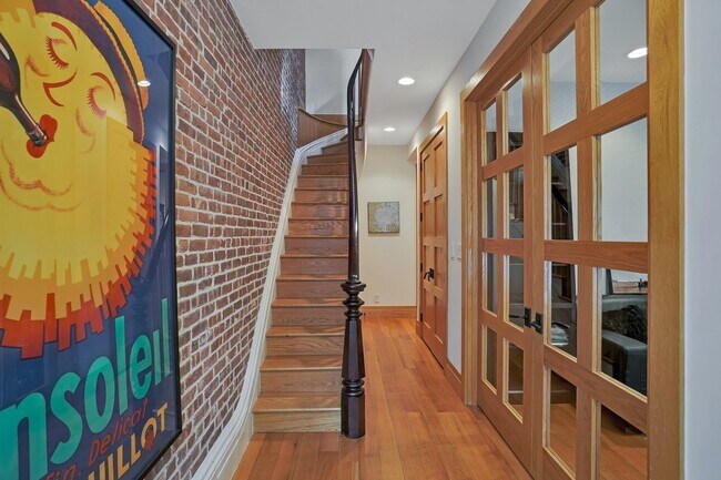 Building Photo - 633 Bloomfield St