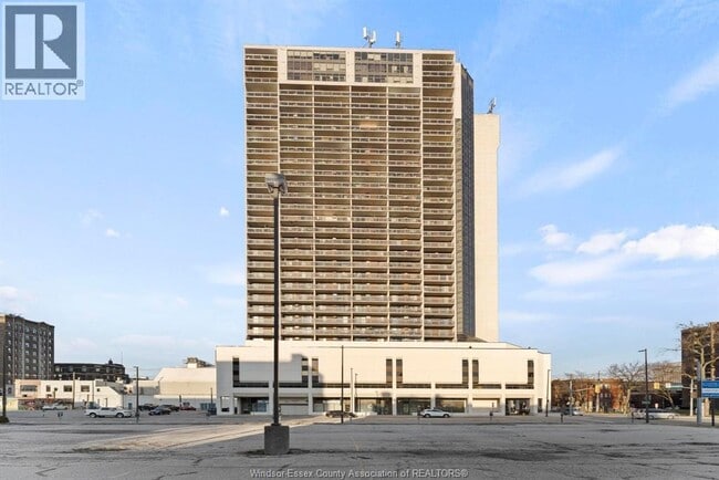 Building Photo - 150 Park St W