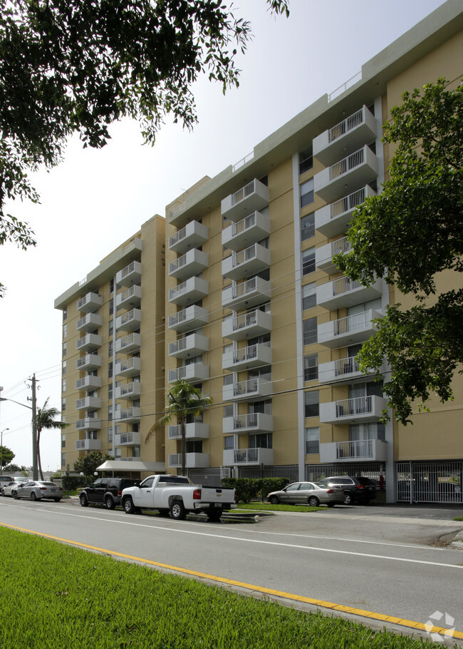 Building Photo - Keystone Towers