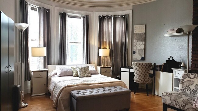 Foto del edificio - 924 Beacon St