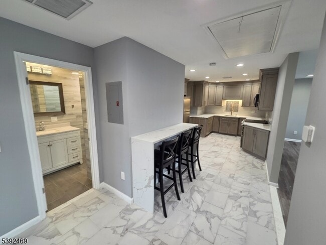 Building Photo - 269 US-206