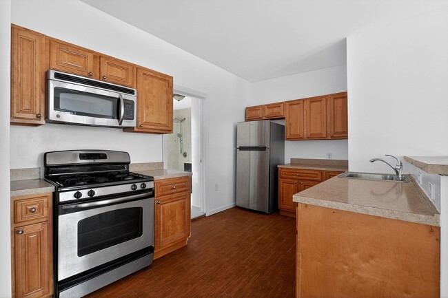 Building Photo - 359 Palisade Ave