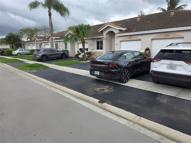 Foto del edificio - 11480 SW 18th Ct