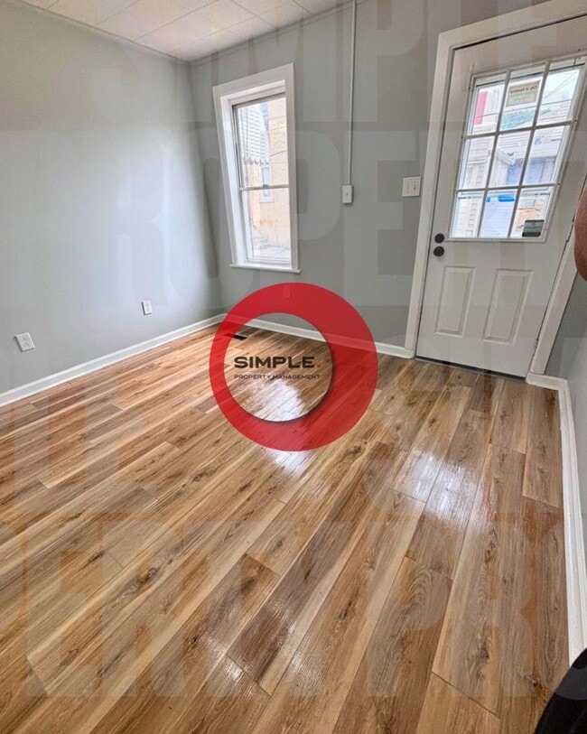 Building Photo - 834 Nicolls St