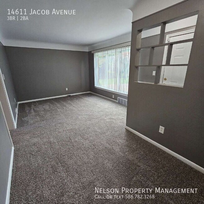 Foto del edificio - 14611 Jacob Ave