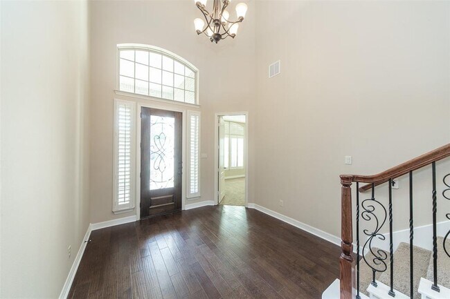 Foto del edificio - 5115 Kenton Pl Ln