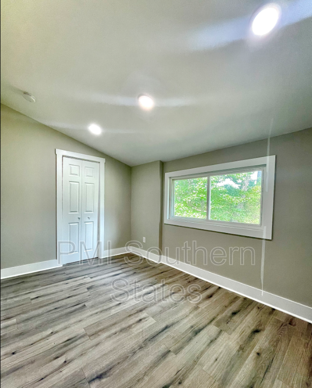 Building Photo - 8015 N Tigerville Rd