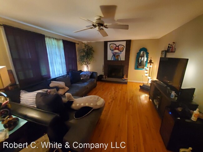 Building Photo - 3 br, 1.5 bath House - 3 Randall Ave