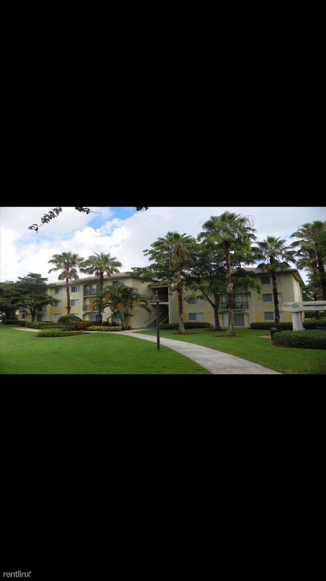 Building Photo - 1524 Lake Crystal Dr