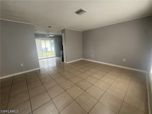 Foto del edificio - 16901 Juanita Ave