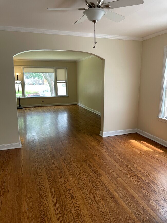 Foto del edificio - 10536 S Claremont Ave