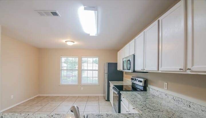 Primary Photo - 2923 St Bernard Dr