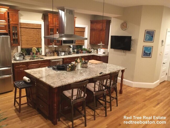 Building Photo - 108 Walnut St