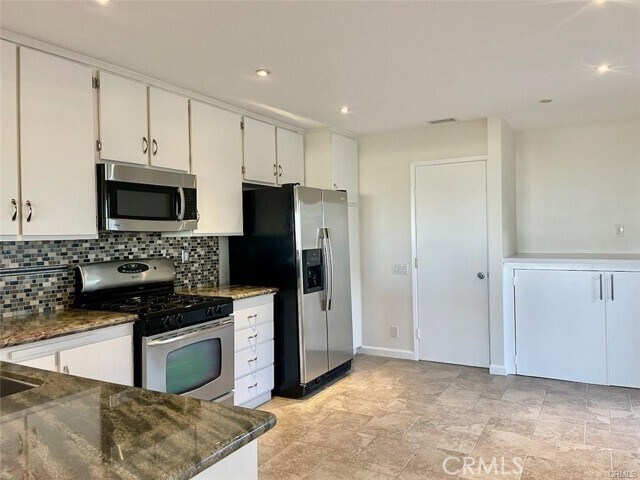 Building Photo - 22852 Mariano Dr
