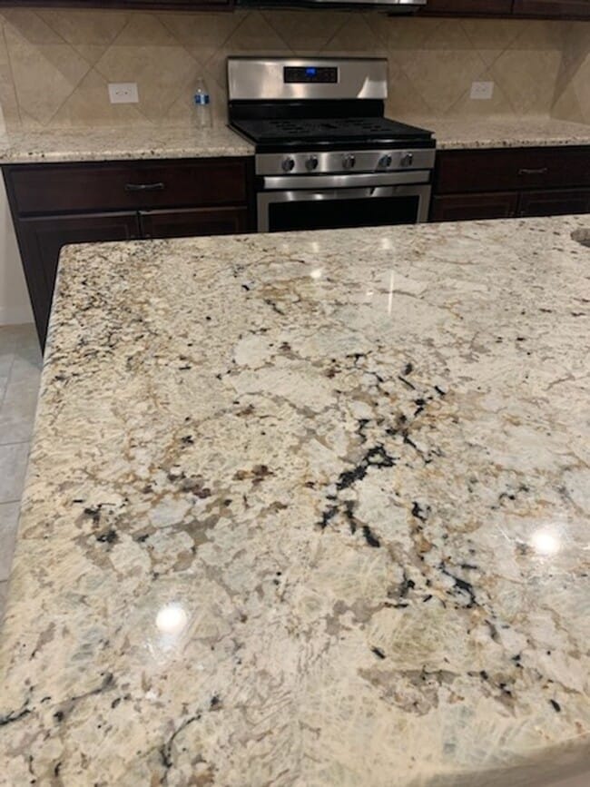 Foto del edificio - The Perfect Blend of Space & Location – 5 Beds Near Alliance