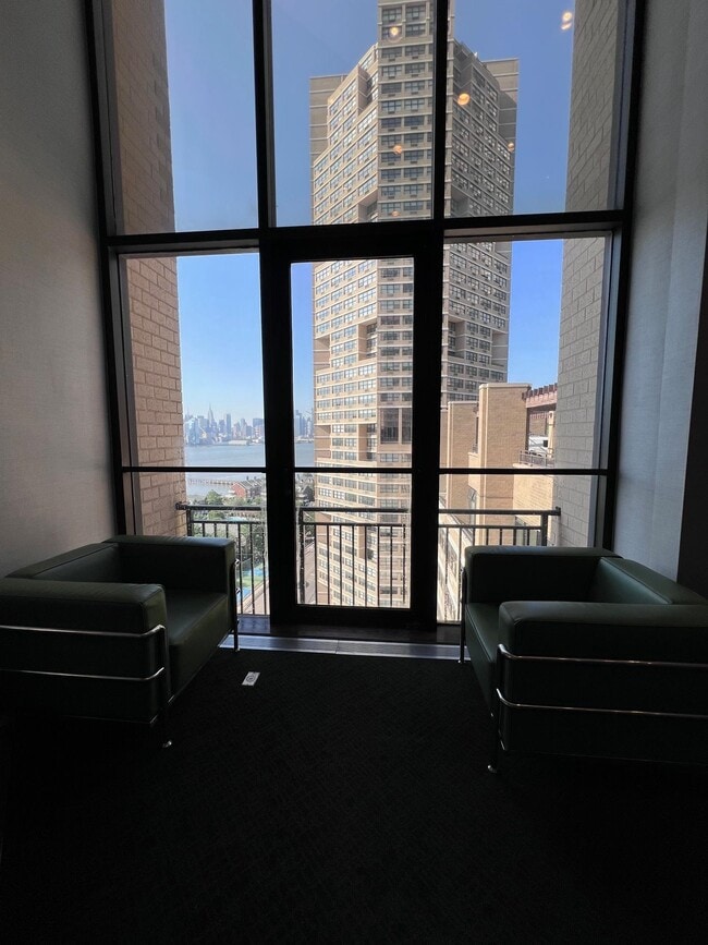 Foto del edificio - 7004 JFK Blvd E