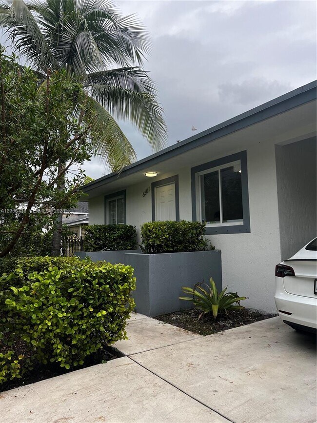 Foto del edificio - 6301 NW 1st Pl