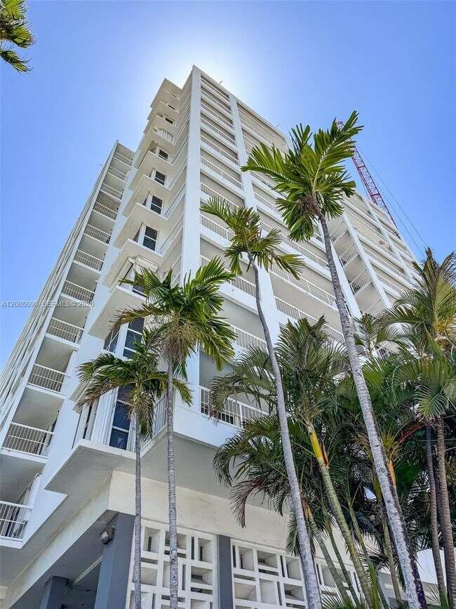 Foto del edificio - 9341 Collins Ave