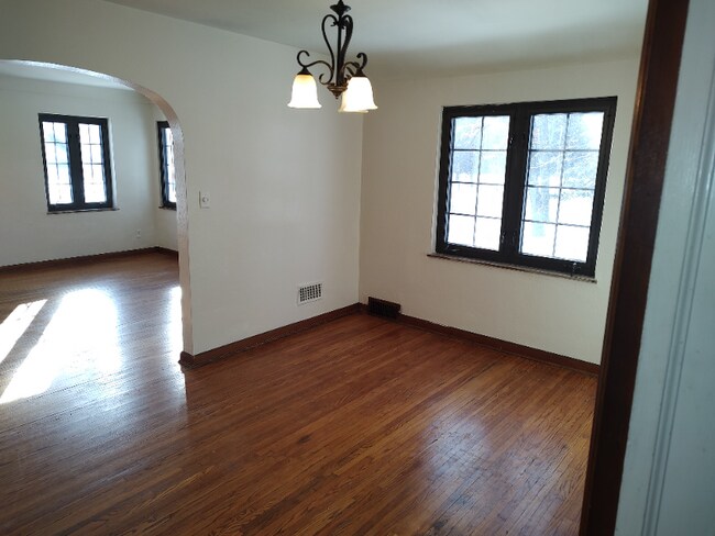 Foto del edificio - 2324 Kenwood Blvd