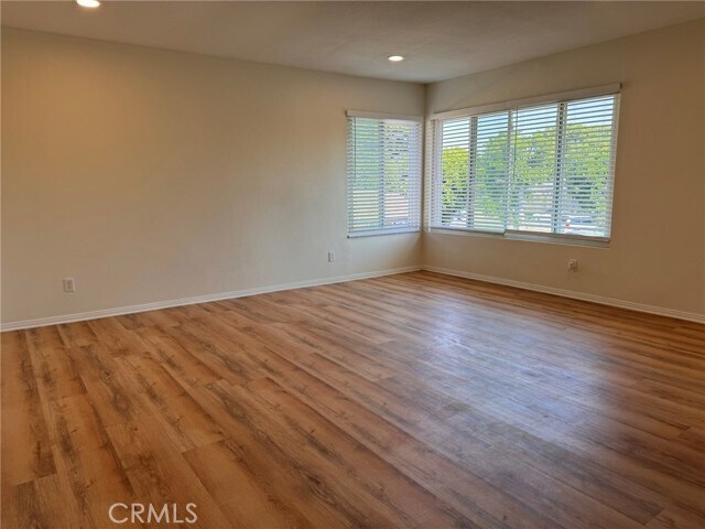 Foto del edificio - 1448 E Bell Ave