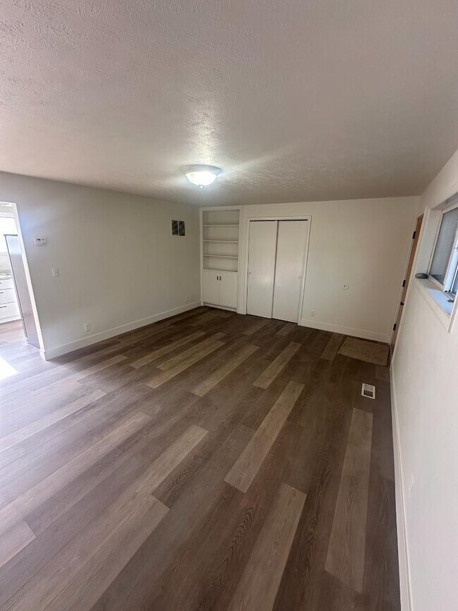 Foto del edificio - 723 W 19th St