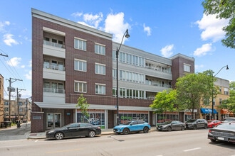 Building Photo - 3021 W Armitage Ave