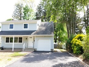 Building Photo - 236 Thompson Pl