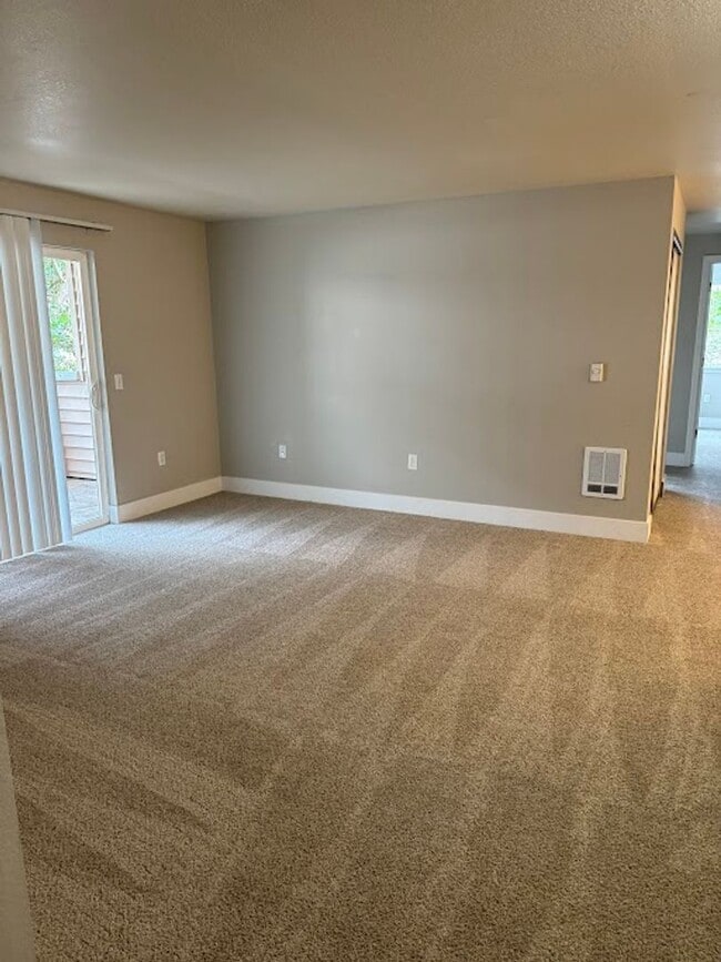 Building Photo - The ideal space to balance life, work and play.