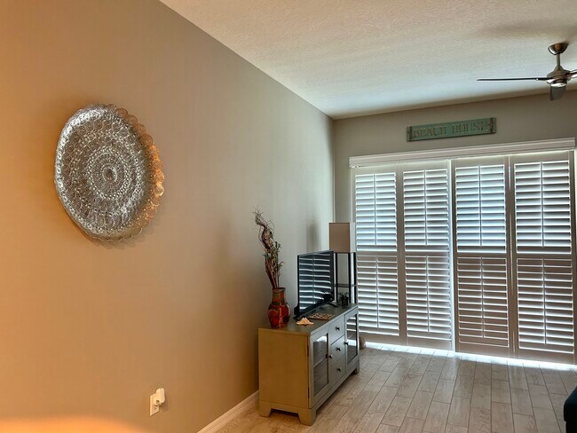 Foto del edificio - 4067 Overture Cir