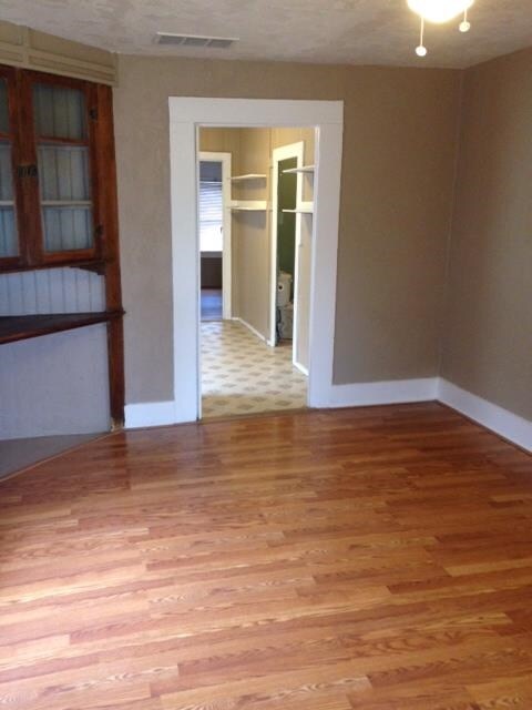 Foto del edificio - 1702 E 8th St