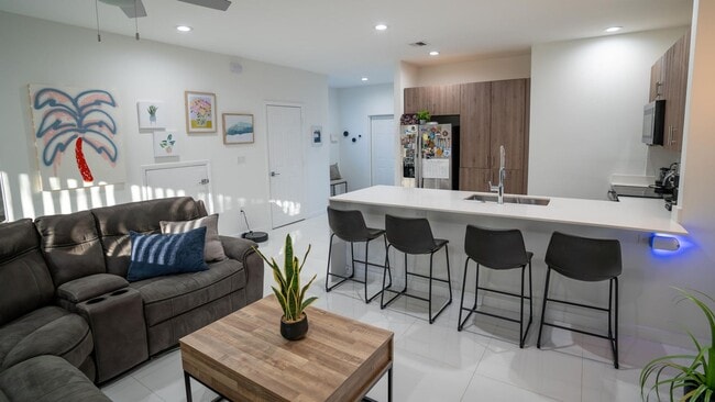 Foto del edificio - 1330 Crystal Way