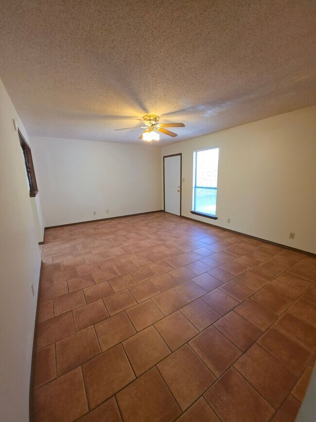 Foto del edificio - 1022 N Parker Rd