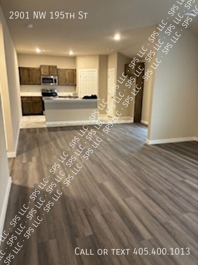 Foto del edificio - 2901 NW 195th St