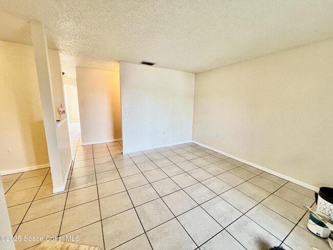 Building Photo - 110 Summer Pl