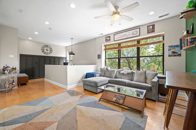 Foto del edificio - 5138 N Winchester Ave