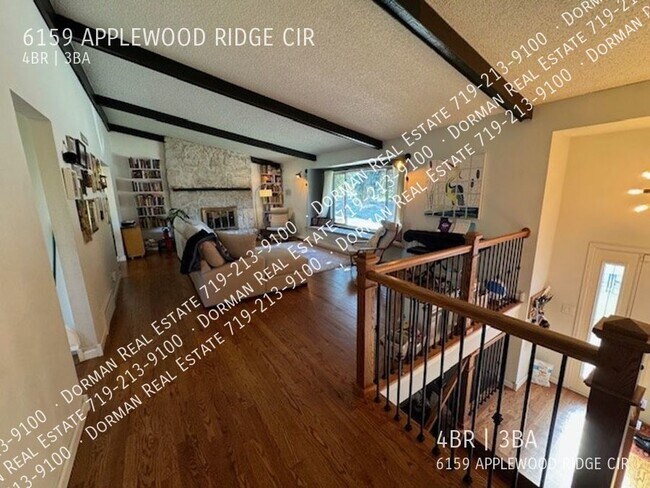 Foto del edificio - Amazing 4 Bedroom Home In A Secluded Neigh...