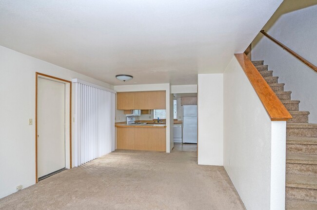 Building Photo - Spacious 3 Bedroom Home in Bremerton!