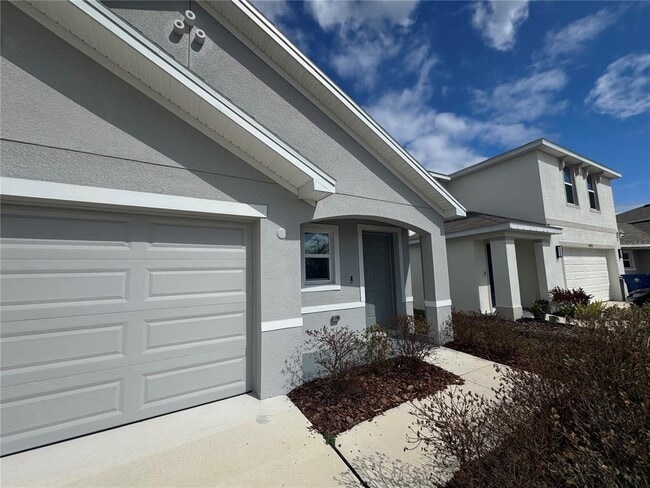 Building Photo - 36015 Sunflower Hl Dr