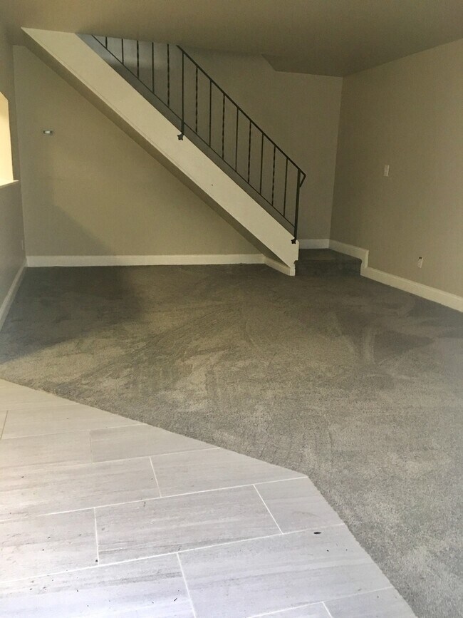 Foto del edificio - 6883 Fillmore Dr