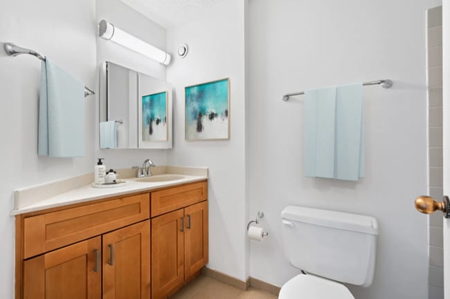 Photo - 100 W Erie St Apartment