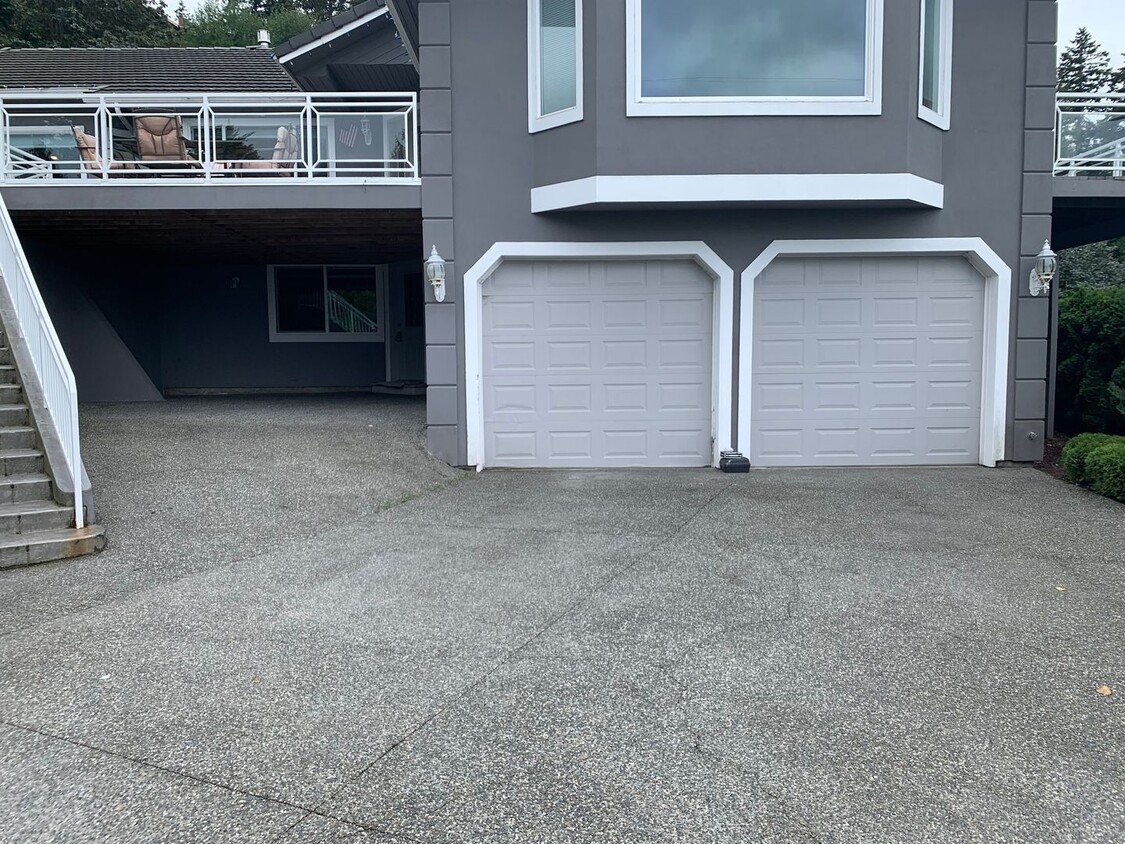 Foto principal - 4 Bedroom/3 Bath Mukilteo Duplex with View...