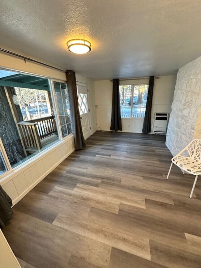 Foto del edificio - Cozy  3Bd duplex with utilities included! Available now! Call me today