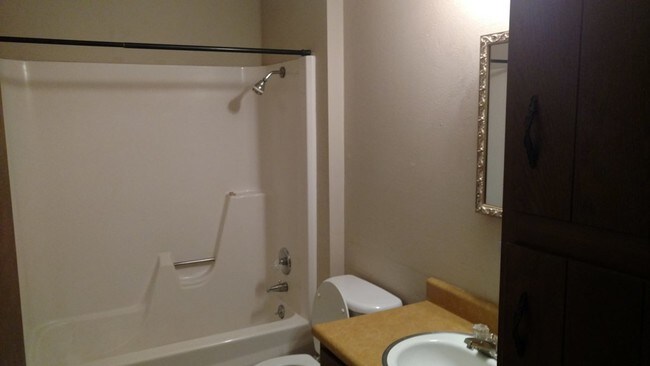 Bathroom - 1010 Country Club Dr