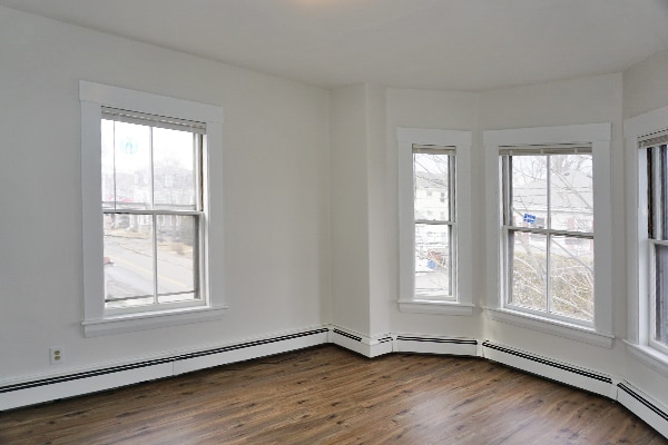 Building Photo - 19 Maple St