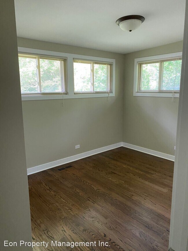 Building Photo - 3 br, 2 bath House - 747 LeClaire Ave