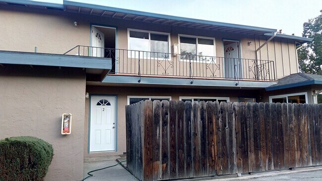 Building Photo - San Jose 2 beds and 1 bath closed to Cuper...