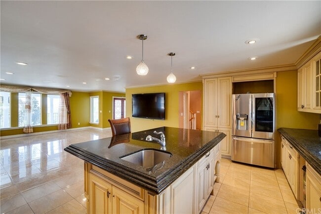 Kitchen - 1801 Upperton Ave