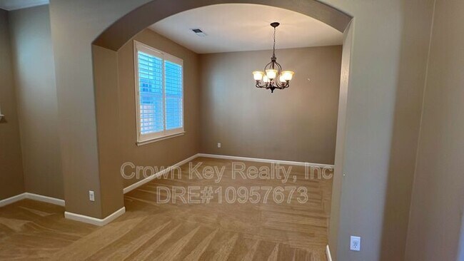 Foto del edificio - 438 W Piedmont Dr